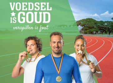 3 topsporters op atletiekpiste met gouden medaille en tekst voedsel is goud, verspillen is fout